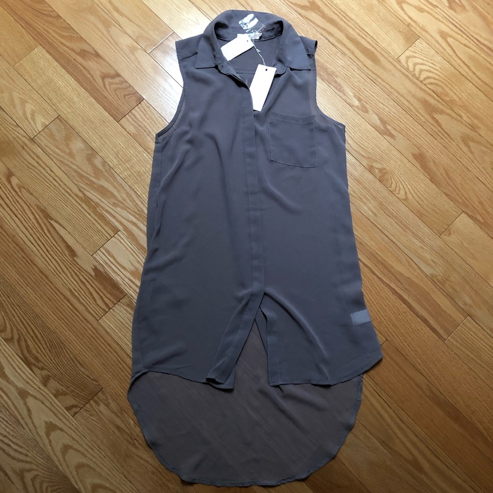 NWT LUSH Hi/Low Sheer Grey Short Sleeved Blouse/Duster (Size M)